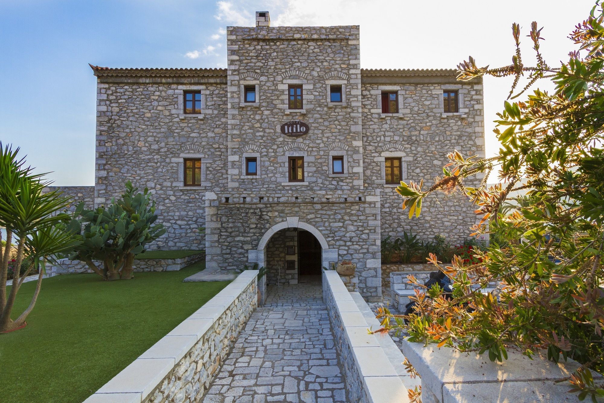 Itilo Traditional Hotel Неон-Оитилон Экстерьер фото